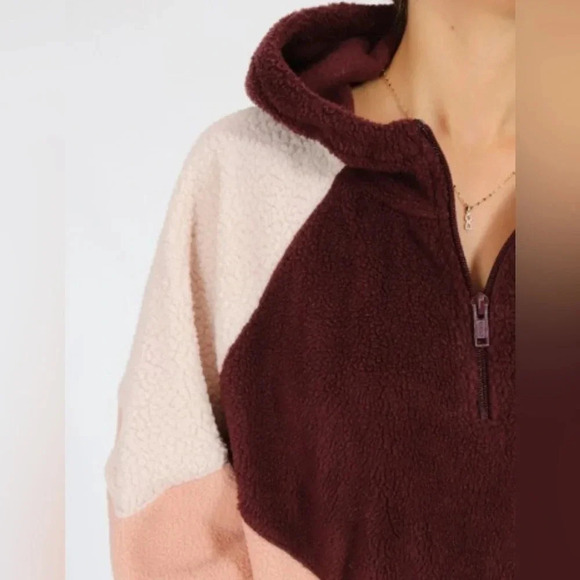 American Eagle Oversized Colorblock Sherpa Teddy 1/4 Sweater - Picture 9 of 9